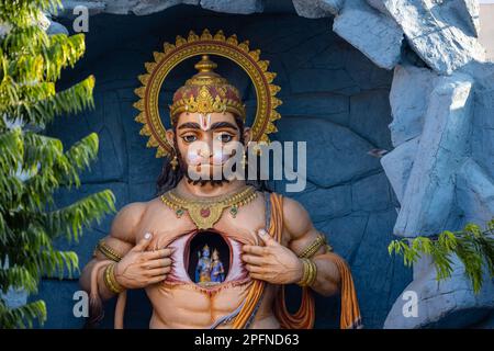 Statue du dieu hindou Hanuman à Rishikesh, Inde. Banque D'Images