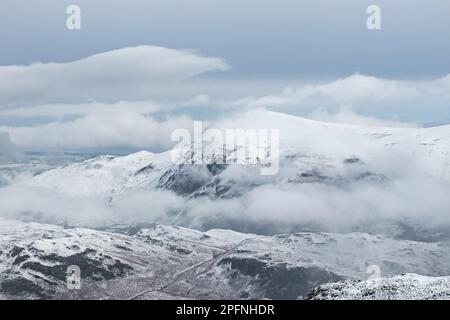 Clough Head vu de Bleaberry est tombé en hiver, Lake District, Cumbria, Royaume-Uni Banque D'Images