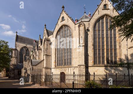 St. Église de Jean dans le centre de la ville hollandaise historique de Gouda. Banque D'Images