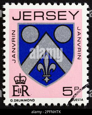 JERSEY - VERS 1981: Un timbre imprimé au Royaume-Uni montre Janvrin Coat of Arms, vers 1981. Banque D'Images