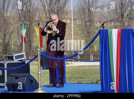 Inauguration Bosco della memoria Paolo Fresu joue pour rappeler les victimes du covid Banque D'Images