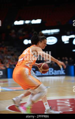 Valence, Espagne. 18th mars 2023. Jasmine Keys de Schio Familia en action pendant le match P2 de l'EuroLeague Women 2022/2023 entre l'équipe féminine de Valencia basket et l'équipe féminine de Schio Familia basket à la Cour municipale de Fuente de San Luis. Score final; Valencia 80:75 Famila Schio. Crédit : SOPA Images Limited/Alamy Live News Banque D'Images