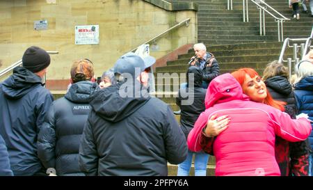 Glasgow, Écosse, Royaume-Uni 18th mars 2023. La manifestation de monnaie numérique de la banque centrale (CBDC) sur le site de la démocratie de Glasgow, les Buchanan Steps de la salle de concert royale avec la statue de donald Dewar, a vu un ancien conseiller parmi les orateurs contre la prise de monnaie du grand frère. Crédit Gerard Ferry/Alay Live News Banque D'Images