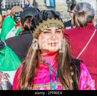 Londres Royaume-Uni 18 mars 2023 une lettre ouverte à Rishi Sunak de la population iranienne vivant en Angleterre pour aider à la récente répression violente par les autorités en Iran. Paul Quezada-Neiman/Alamy Live News Banque D'Images