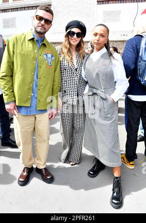 JUSTIN TIMBERLAKE, JESSICA BIEL, REINE EVA POUR LE SPECTACLE KENZO À PARIS Banque D'Images