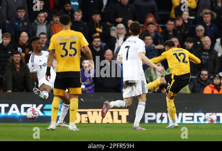 Wolverhampton, Royaume-Uni. 18th mars 2023. Matheus Cunha de Wolverhampton Wanderers marque son deuxième but lors du match de la Premier League à Molineux, Wolverhampton. Crédit photo à lire : Darren Staples/Sportimage crédit : Sportimage/Alay Live News Banque D'Images