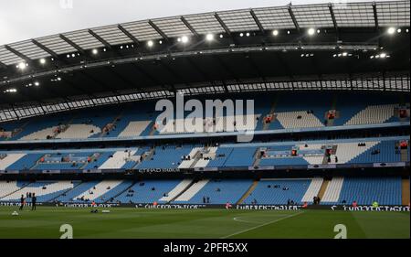 Etihad Stadium, Manchester, Royaume-Uni. 18th mars 2023. FA Cup football, quart de finale, Manchester City contre Burnley ; les fans arrivent avant le match crédit : action plus Sports/Alamy Live News Banque D'Images