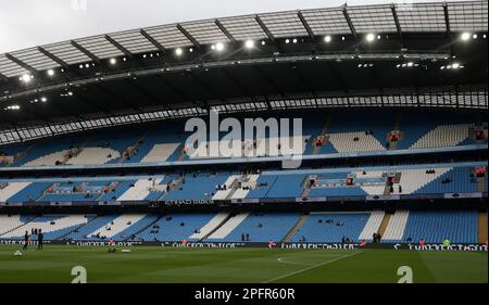 Etihad Stadium, Manchester, Royaume-Uni. 18th mars 2023. FA Cup football, quart de finale, Manchester City contre Burnley ; les fans arrivent avant le match crédit : action plus Sports/Alamy Live News Banque D'Images