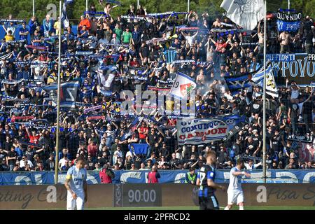 Pise, Italie. 18th mars 2023. Fans de Pise pendant l'AC Pise vs Benevento Calcio, Italie football série B match à Pise, Italie, 18 mars 2023 crédit: Agence de photo indépendante / Alamy Live News Banque D'Images