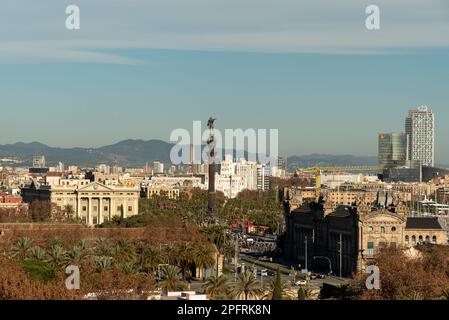Admirez la vue aérienne imprenable sur Barcelone depuis le haut Banque D'Images