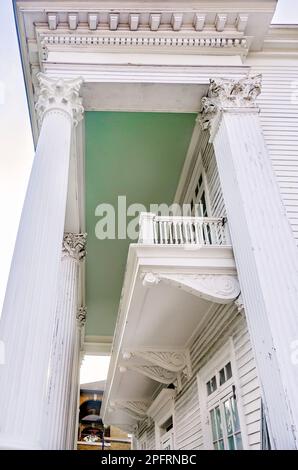 La maison Kearney est photographiée, 8 mars 2023, à Mobile, Alabama. La maison de 1896 Greek Revival est située dans le quartier historique d'Oakleigh Garden. Il Banque D'Images