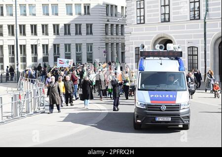 Vienne, Autriche. 18th mars 2023. St. Patrick’s Day Parade dans le centre-ville de Vienne Banque D'Images