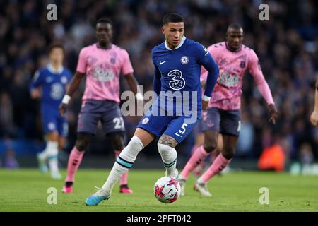 Londres, Royaume-Uni. 18th mars 2023. Enzo Fernandez de Chelsea en action. Match de la Premier League, Chelsea contre Everton au Stamford Bridge à Londres le samedi 18th mars 2023. Cette image ne peut être utilisée qu'à des fins éditoriales. Utilisation éditoriale uniquement, licence requise pour une utilisation commerciale. Aucune utilisation dans les Paris, les jeux ou les publications d'un seul club/ligue/joueur. photo par Megan Ewens/Andrew Orchard sports Photography/Alamy Live News crédit: Andrew Orchard sports Photography/Alamy Live News Banque D'Images