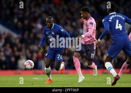 Londres, Royaume-Uni. 18th mars 2023. Kalidou Koulibaly de Chelsea (26) en action. Match de la Premier League, Chelsea contre Everton au Stamford Bridge à Londres le samedi 18th mars 2023. Cette image ne peut être utilisée qu'à des fins éditoriales. Utilisation éditoriale uniquement, licence requise pour une utilisation commerciale. Aucune utilisation dans les Paris, les jeux ou les publications d'un seul club/ligue/joueur. photo par Megan Ewens/Andrew Orchard sports Photography/Alamy Live News crédit: Andrew Orchard sports Photography/Alamy Live News Banque D'Images