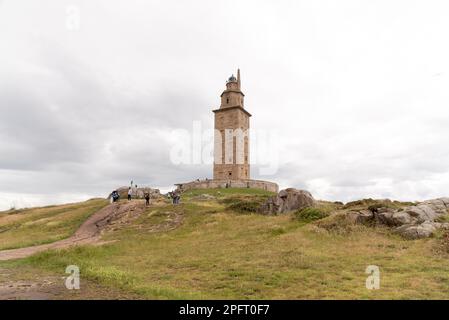 Une visite au sommet de la Torre de Hercules à la Coruña, Galice, Espagne, est récompensée par une vue imprenable sur la côte accidentée et les étendues sans fin Banque D'Images