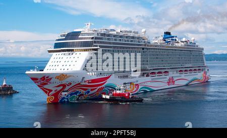 Victoria, Canada - 28 juin 2019 : énorme bateau de croisière en mer. Banque D'Images