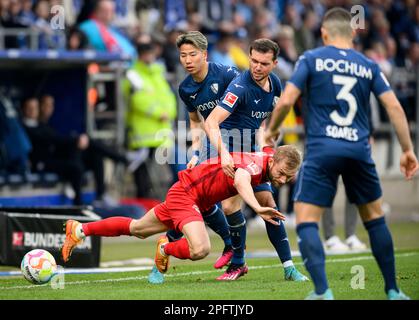 Allemagne. 18th mars 2023. De gauche à droite Takuma ASANO (BO), Kevin STOEGER (St?ger)(BO), Konrad LAIMER (L), action, duels, Football 1st Bundesliga, 25th match day, VfL Bochum (BO) - RB Leipzig (L), on 18 mars 2023 à Bochum/ Allemagne. #La réglementation DFL interdit toute utilisation de photographies comme séquences d'images et/ou quasi-vidéo # crédit: dpa Picture Alliance/Alamy Live News Banque D'Images