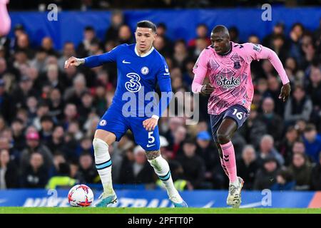 Enzo Fernandez de Chelsea en action pendant le match de la Premier League entre Chelsea et Everton à Stamford Bridge, Londres, le samedi 18th mars 2023. (Photo: Ivan Yordanov | ACTUALITÉS MI) Credit: ACTUALITÉS MI & Sport /Actualités Alay Live Banque D'Images