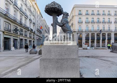 Statue d'ours et de fraise à Puerta del sol, Madrid, Espagne Banque D'Images