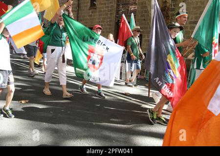 Sydney, Australie. 19th mars 2023. La parade de la Saint-Patrick a pris un itinéraire depuis la rue Argyle, puis le long de la rue George dans le quartier Rocks de Sydney. Credit: Richard Milnes/Alamy Live News Banque D'Images