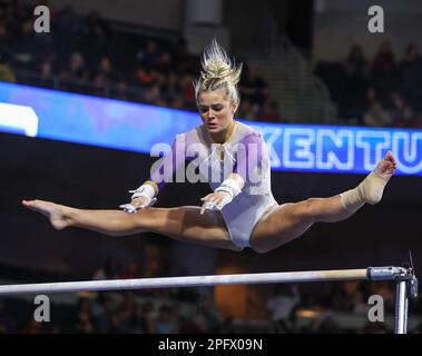 18 mars 2023: Olivia Dunne de LSU pratique sa routine de bar pendant les Championnats de gymnastique SEC 2023 à l'aréna Gas South à Duluth, GA Kyle Okita/CSM crédit: CAL Sport Media/Alay Live News Banque D'Images
