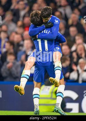 Londres, Royaume-Uni. 18th mars 2023. 18 mars 2023 - Chelsea v Everton - Premier League - Stamford Bridge Kai Havertz de Chelsea célèbre son but avec Joao Felix lors du match de la Premier League à Stamford Bridge, Londres. Crédit photo : Mark pain/Alamy Live News Banque D'Images