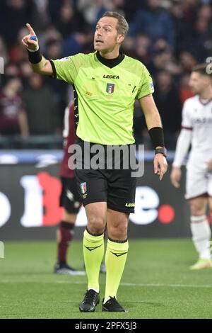 Salerno, Italie. 18th mars 2023. Luca Paieretto arbitre pendant la série Un match entre les Etats-Unis Salerntana 1919 v Bologna FC au stade Arechi 18 mars 2023 à Salerne, italie (photo par Agostino Gemito/Pacific Press) Credit: Pacific Press Media production Corp./Alamy Live News Banque D'Images