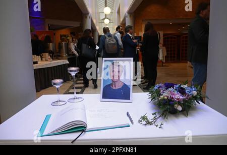 Vue générale, voici une photo de Barbro Westerholm, qui a été honoré d'une photo et d'une place commémorative lors de la réunion nationale des libéraux (Suédois: Liberalerna) samedi à Linköping, Suède. Banque D'Images