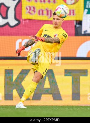 Rafal GIKIEWICZ, gardien de but FCA 1 dans le match FC AUGSBURG - FC SCHALKE 04 1-1 1.Ligue allemande de football le 18 mars 2023 à Augsbourg, Allemagne. Saison 2022/2023, match day 24, 1.Bundesliga, 24.Spieltag © Peter Schatz / Alay Live News - la RÉGLEMENTATION DFL INTERDIT TOUTE UTILISATION DE PHOTOGRAPHIES comme SÉQUENCES D'IMAGES et/ou QUASI-VIDÉO - Banque D'Images