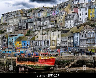 Bateaux de pêche à Brixham Harbour, Brixham, Devon, Angleterre, Royaume-Uni. Banque D'Images