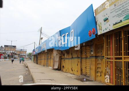 Lagos, Nigeria, 18 mars 2023 les magasins sont fermés pendant le poste de gouverneur et l'Assemblée d'État de 2023 à Ikeja, Lagos, Nigeria, samedi, 18 mars, 2023. Credit: Adekunle Ajayi/Alay Live News Banque D'Images