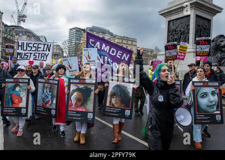 Londres, Royaume-Uni. 18th mars 2023. Les militants iraniens des droits de l'homme participent à la manifestation contre le racisme organisée par Stand Up to racisme et le Congrès des syndicats (TUC) dans le cadre d'une journée mondiale d'action contre le racisme. Les orateurs ont exprimé leur colère et leur opposition à la loi controversée sur les migrations illégales du gouvernement. Crédit : Mark Kerrison/Alamy Live News Banque D'Images