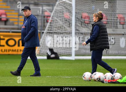 Dean Pickering (Oldham kit man) lors du match de la Vanarama National League entre Dagenham et Redbridge et Oldham Athletic au London Borough of Barking et Dagenham Stadium, Londres, le samedi 18th mars 2023. (Photo : Eddie Garvey | ACTUALITÉS MI) Credit : ACTUALITÉS MI et sport /Actualités Alay Live Banque D'Images