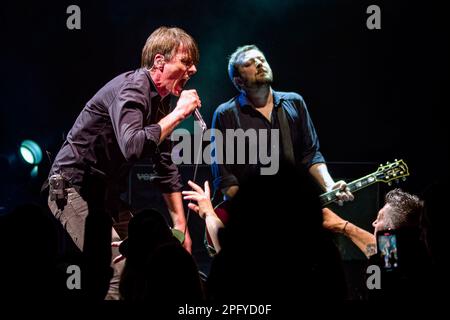 18 mars 2023: Brett Anderson chanteur et guitariste principal Richard Oakes Royaume-Uni Altrenative rock band Suede live at Liverpool Royal Philharmonic Hall , Royaume-Uni (Credit image: © Andy Von PIP/ZUMA Press Wire) USAGE ÉDITORIAL SEULEMENT! Non destiné À un usage commercial ! Banque D'Images