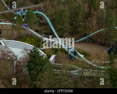 Photos de montagnes russes en cours de tests pré-saison testé Aerial Drone from the Sky à Alton Towers Banque D'Images