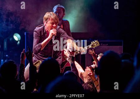 18 mars 2023: Brett Anderson chanteur et guitariste principal Richard Oakes UK alternative rock band Suede live at Liverpool Royal Philharmonic Hall , Royaume-Uni (Credit image: © Andy Von PIP/ZUMA Press Wire) USAGE ÉDITORIAL SEULEMENT! Non destiné À un usage commercial ! Banque D'Images