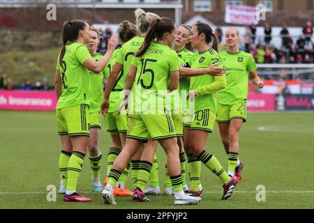 Lewes, Royaume-Uni. 19th mars 2023. Alessia Russo (23), défenseuse de Manchester United Maya le Tissier (15) fêtez le deuxième but lors du match de quart-finale de la coupe de football féminin de Lewes FC et Manchester United au Dripping Pan, Lewes, Sussex, Royaume-Uni le 19 mars 2023 Credit: Every second Media/Alay Live News Banque D'Images