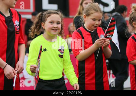 Lewes, Royaume-Uni. 19th mars 2023. Mascotte de fille pendant le Lewes FC Women v Manchester United Women FA Cup quart de finale au Dripping Pan, Lewes, Sussex, Royaume-Uni le 19 mars 2023 crédit: Every second Media/Alay Live News Banque D'Images