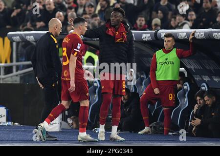 Rome, Latium. 19th mars 2023. Roger Ibanez d'AS Roma quitte le terrain après l'expulsion pendant le football série A match série A match Lazio v Roma, Rome, Italie, 19 mars 2023 Fotografo01 crédit: Agence de photo indépendante/Alamy Live News Banque D'Images