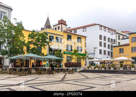 Restaurants à l'extérieur, Rua do Sabão, Funchal, Madère, Portugal Banque D'Images