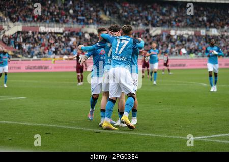 Turin, Italie. 19th mars 2023. Khvicha Kvaratskhelia de la SSC Napoli célébrant après un but lors de la série italienne Un match de football entre le FC de Turin et la SSC Napoli, le 19 mars 2023 au Stadio Olimpico Grande Torino, Turin, Italie. Photo Nderim Kaceli crédit: Agence de photo indépendante/Alamy Live News Banque D'Images