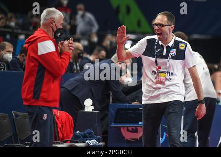 L'entraîneur-chef croate Hrvoje Horvat célèbre la victoire contre l'Islande. EHF Euro 2022. Tour principal : Banque D'Images