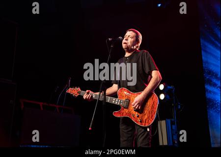 Ian McCallum de petits doigts raides se présentant au Barrowland Glasgow sur St. Patrick Day 17th mars 2023 Banque D'Images