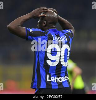 Milan, Italie. 19th mars 2023. Le Romelu Lukaku du FC Inter réagit lors d'un match de football entre le FC Inter et le FC Juventus à Milan, en Italie, sur 19 mars 2023. Credit: Federico Tardito/Xinhua/Alamy Live News Banque D'Images