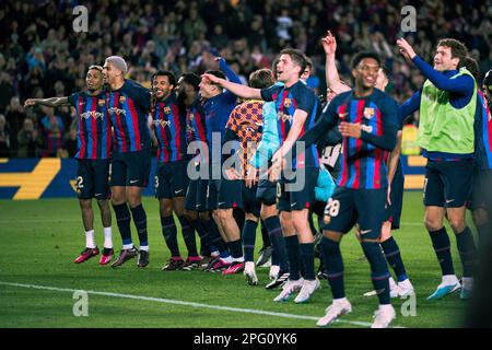 Barcelone, Espagne. 19th mars 2023. Les joueurs de Barcelone célèbrent après un match de football espagnol de la Liga entre le FC Barcelone et le Real Madrid à Barcelone, en Espagne, sur 19 mars 2023. Crédit : Joan Gosa/Xinhua/Alay Live News Banque D'Images