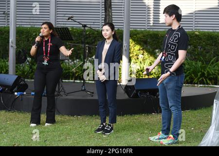 Singapour, Singapour. 18th mars 2023. Ai Fukuhara tennis de table : WTT Japon Directeur général ai Fukuhara fait un talk show et signe des autographes pour ses fans pendant WTT Singapore Smash 2023 à l'OCBC Arena à Singapour, Singapour . Credit: Itaru Chiba/AFLO/Alay Live News Banque D'Images