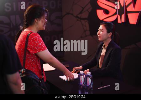 Singapour, Singapour. 18th mars 2023. Ai Fukuhara tennis de table : WTT Japon Directeur général ai Fukuhara fait un talk show et signe des autographes pour ses fans pendant WTT Singapore Smash 2023 à l'OCBC Arena à Singapour, Singapour . Credit: Itaru Chiba/AFLO/Alay Live News Banque D'Images