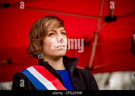 Sarah Legrain. Réunion du NUPES à la place de Stalingrad à Paris pour définir le suivi du mouvement contre la réforme des retraites.#no russie Banque D'Images