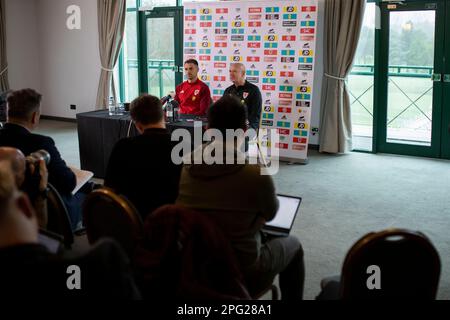 Hensol, pays de Galles, Royaume-Uni. 20th mars 2023. Nouveau capitaine de l'équipe nationale de football du pays de Galles Aaron Ramsey lors d'une conférence de presse à Vale Resort. Ramsey, 32 ans, joue actuellement au club de football de la Ligue française 1 Side Nice, prend la relève de Gareth Bale, qui a pris sa retraite après la coupe du monde de la FIFA 2022. Crédit : Mark Hawkins/Alay Live News Banque D'Images