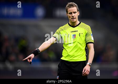 Milan, Italie. 19 mars 2023. Arbitre Daniele Chiffi gestes pendant la série Un match de football entre le FC Internazionale et le FC Juventus. Credit: Nicolò Campo/Alay Live News Banque D'Images